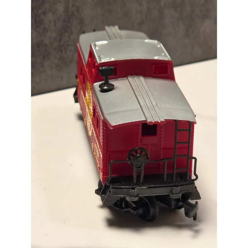 Life-Like HO Scale Santa Fe Caboose ATSF 999850 Red Model Train Car with Box